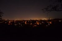 Blick über Halle bei Nacht vom Reilsberg 